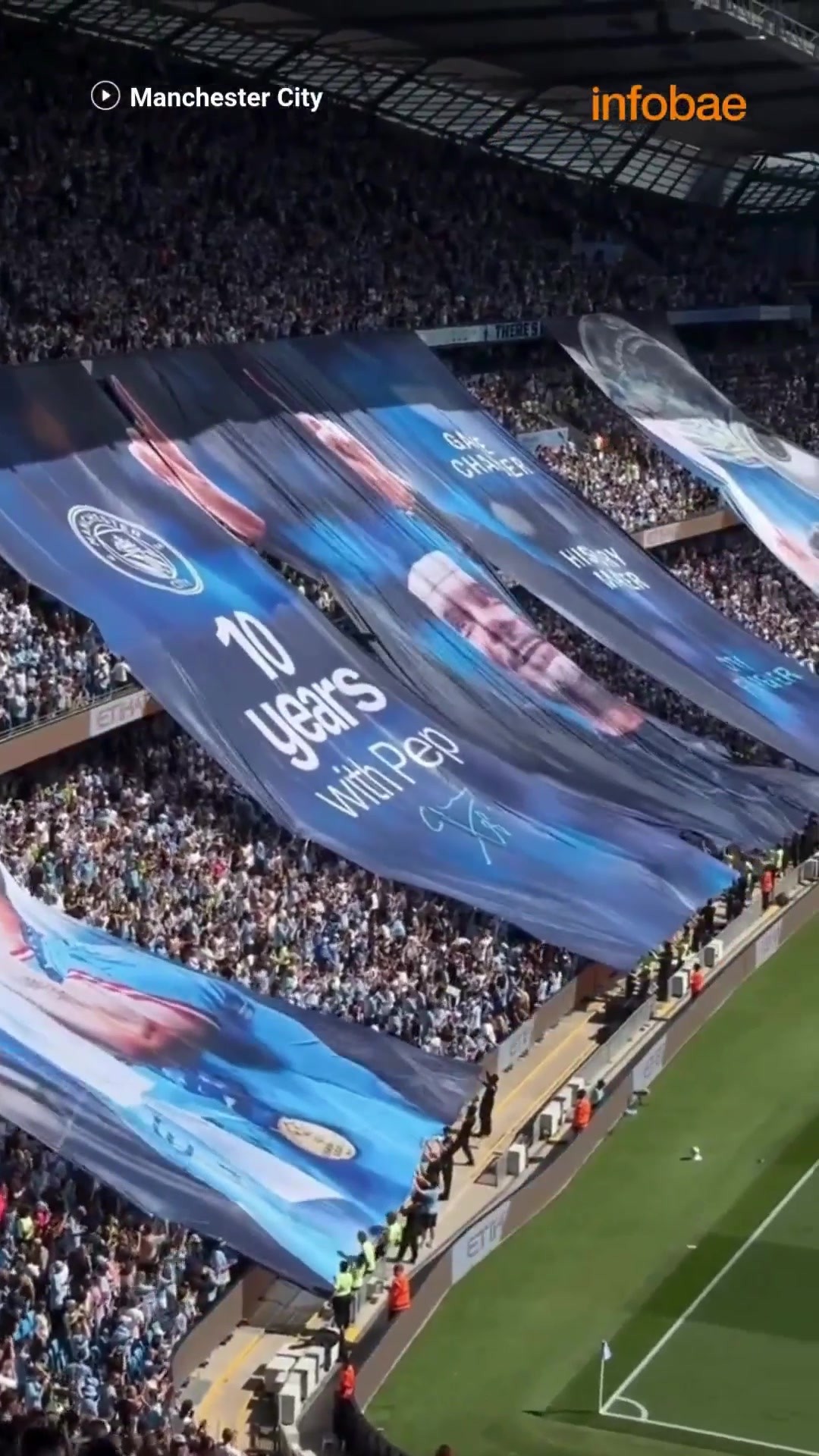一个时代的落幕！曼城主场巨型TIFO，致敬瓜帅&B席&斯通斯