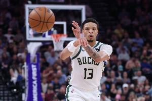 篮筐加盖！雄鹿全队上半场48投仅15中 罗林斯9中1&特纳6中1